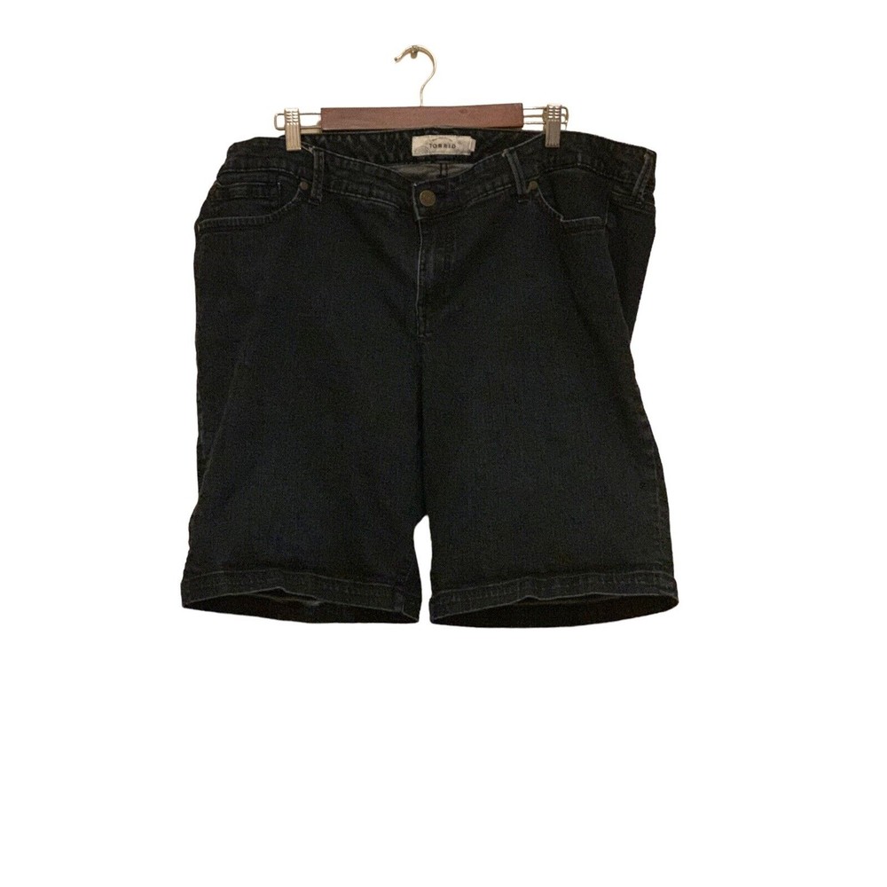 Torrid Women Size 26  Blue Denim Shorts  Stretch Flat Front Pockets 120684 Plus